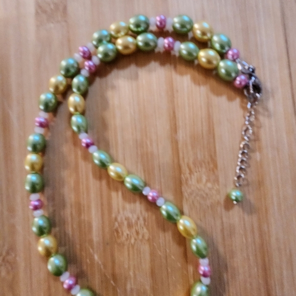 Hand Crafted 3 Piece Jewelry Set Faux Pearls Green Yellow Pink White Necklace - Picture 4 of 10